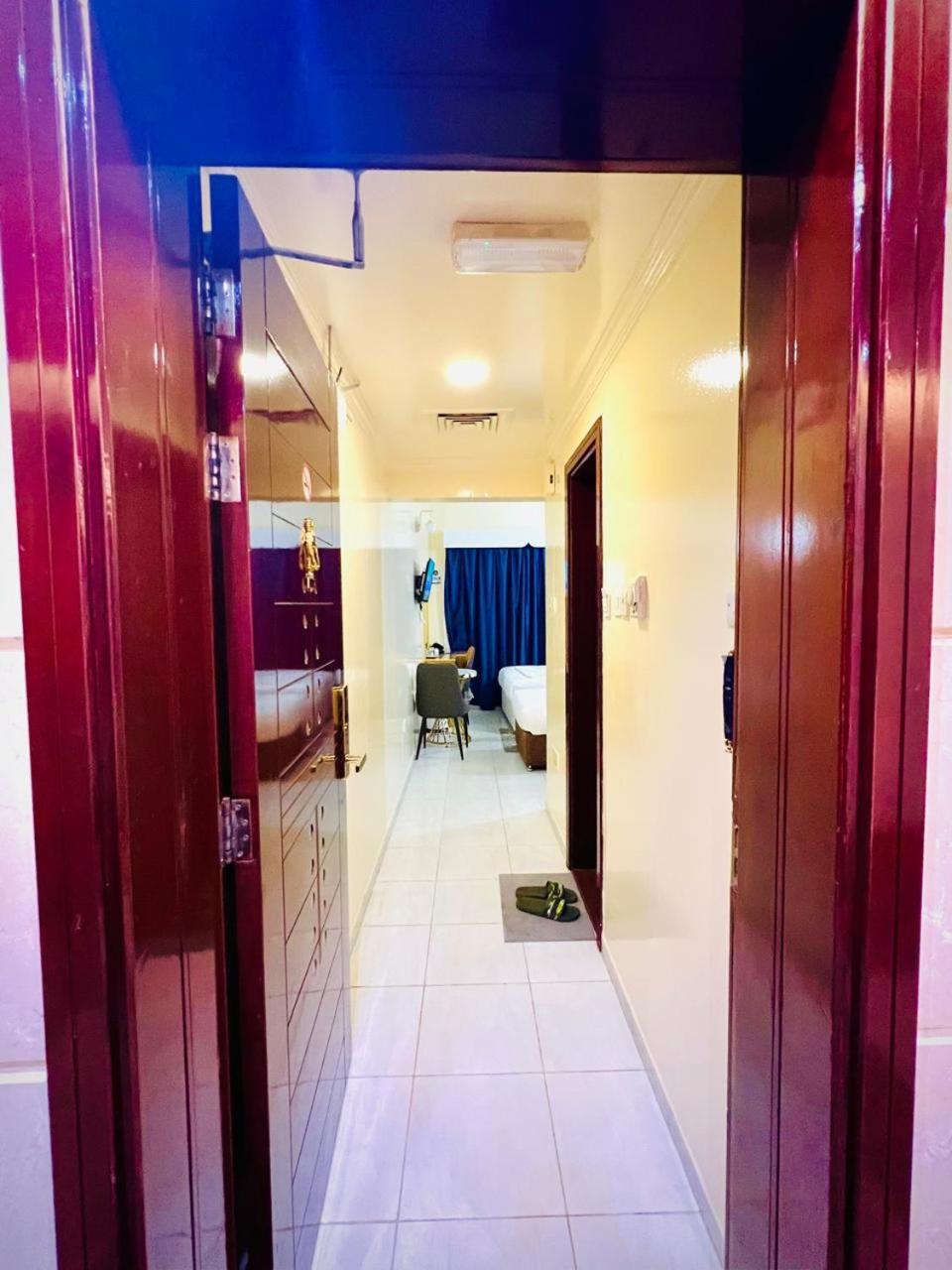Galaxy Star Hotel Дубай Экстерьер фото