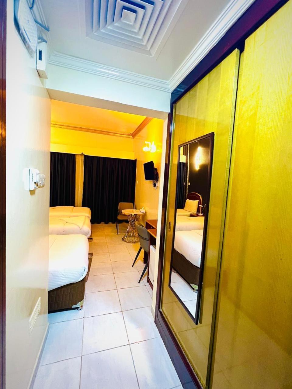 Galaxy Star Hotel Дубай Экстерьер фото